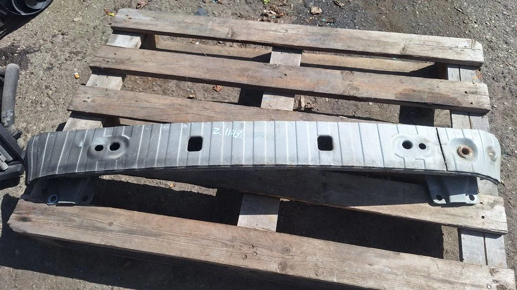 Rear bumper cross member – Volvo C30 (2007-2010)