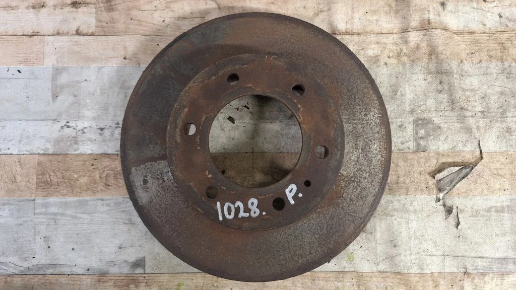 Front brake disc – front right