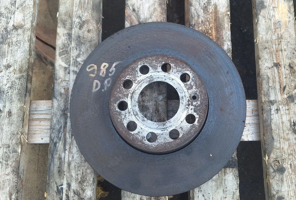 Front brake disc – Volkswagen Touran I (2003-2010)