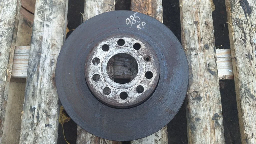 Front brake disc – Volkswagen Touran I (2003-2010)