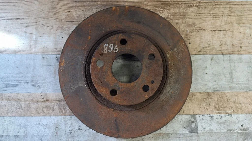 Front brake disc – front left