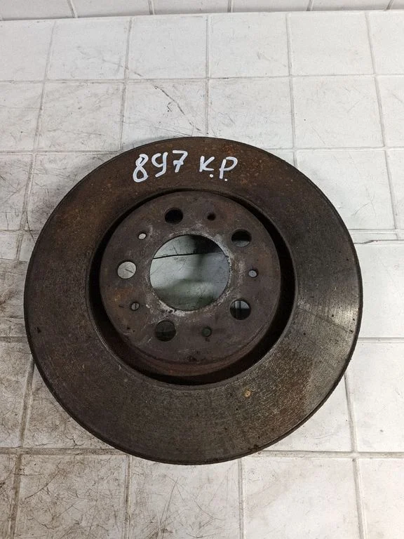 Front brake disc – front left