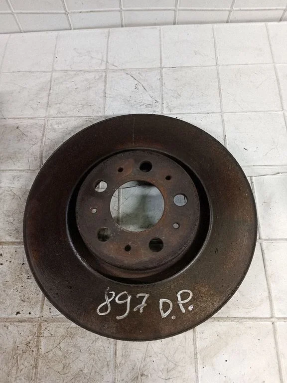 Front brake disc – front right