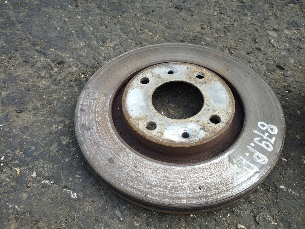 Priekšējais bremžu disks – priekšējā labā