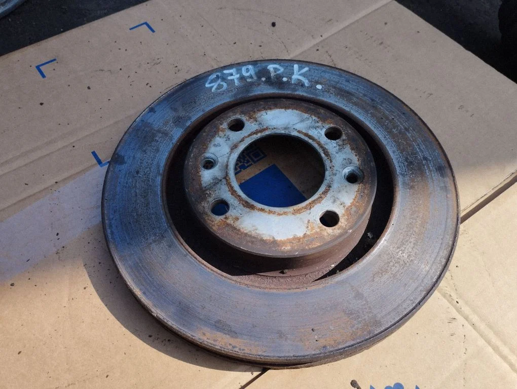Priekšējais bremžu disks – priekšējā kreisā