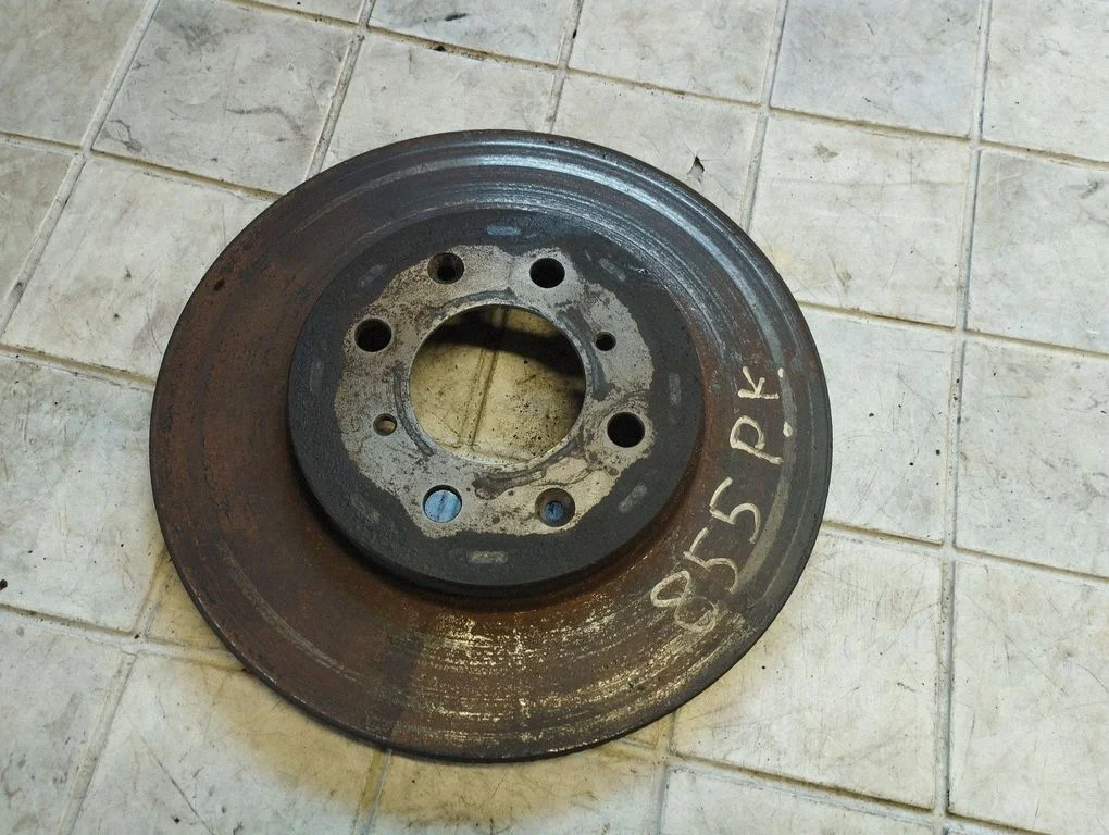 Priekšējais bremžu disks – priekšējā kreisā