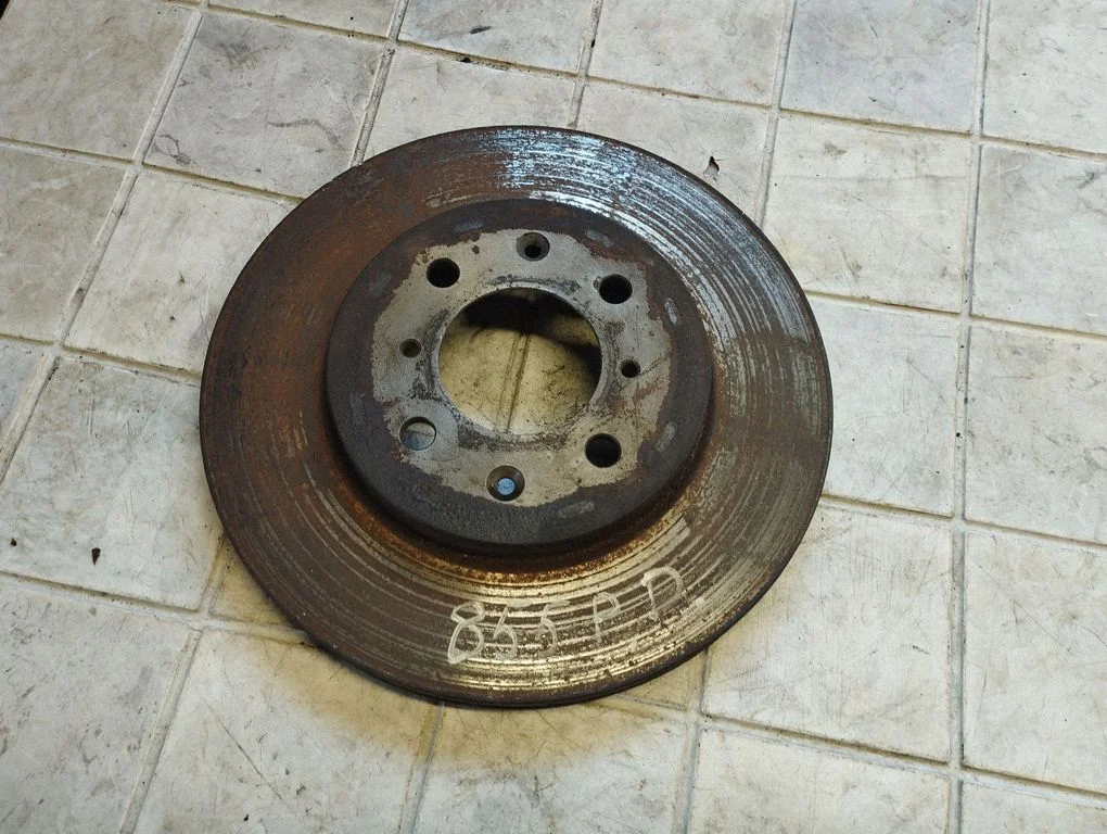 Priekšējais bremžu disks – priekšējā labā