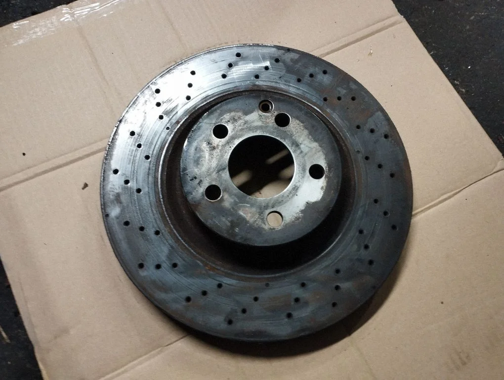 Front brake disc – front left