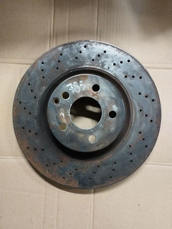 Front brake disc – front right