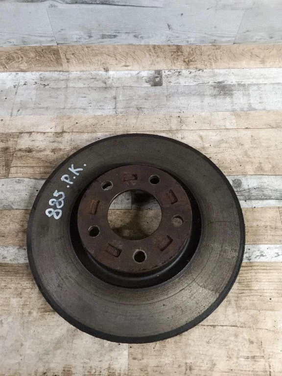 Front brake disc – front left