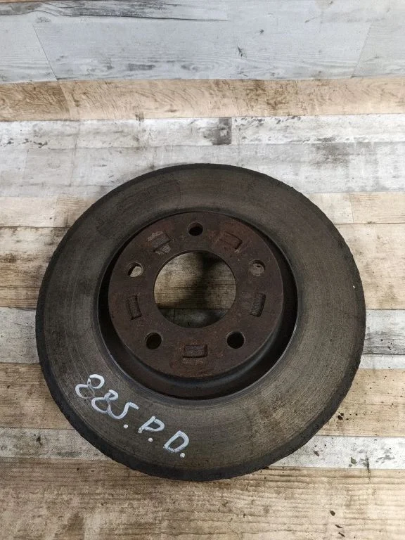 Front brake disc – front right