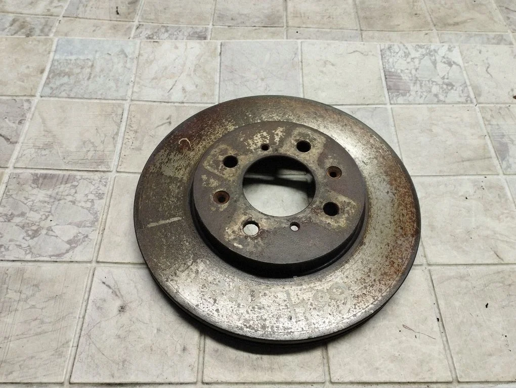 Priekšējais bremžu disks – priekšējā labā