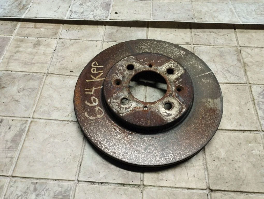 Priekšējais bremžu disks – priekšējā kreisā