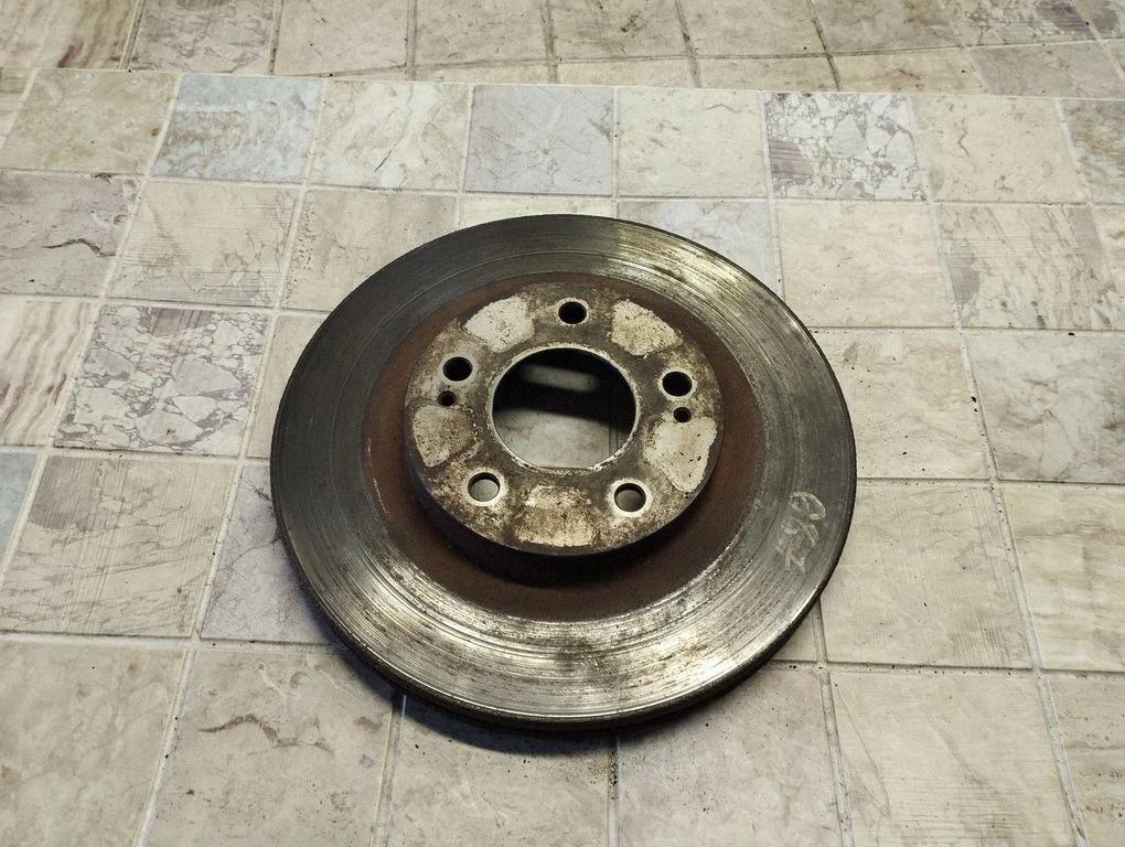 Esimene piduriketas – Mitsubishi Grandis (2003-2011)