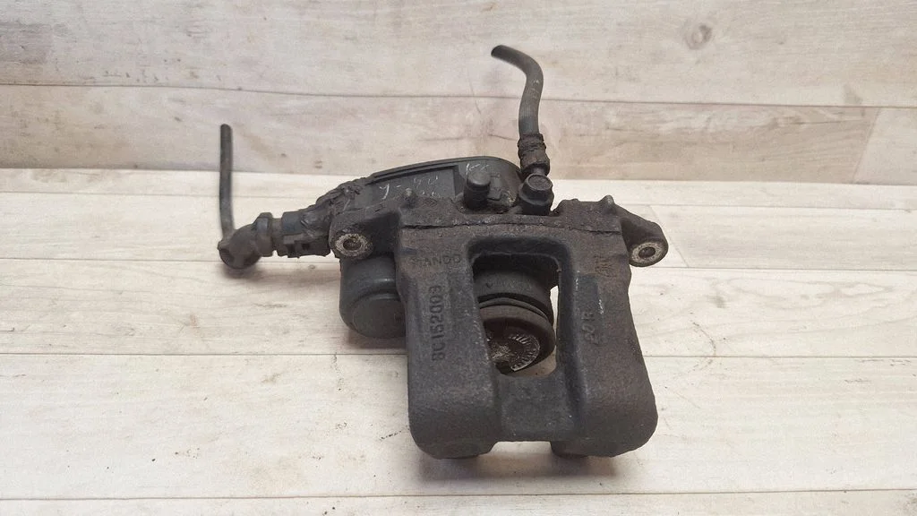 Rear brake caliper – rear left