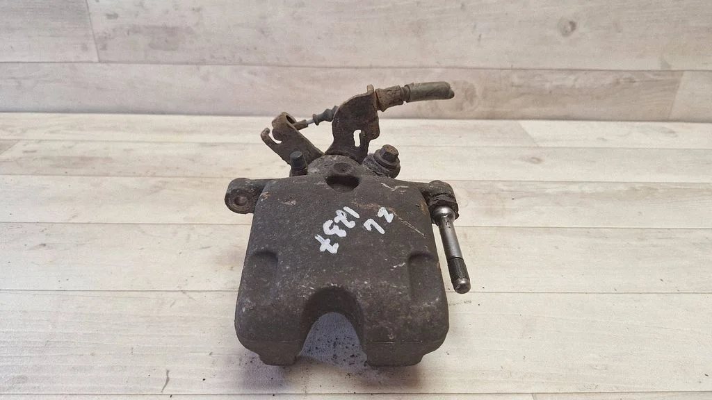 Rear brake caliper – rear left