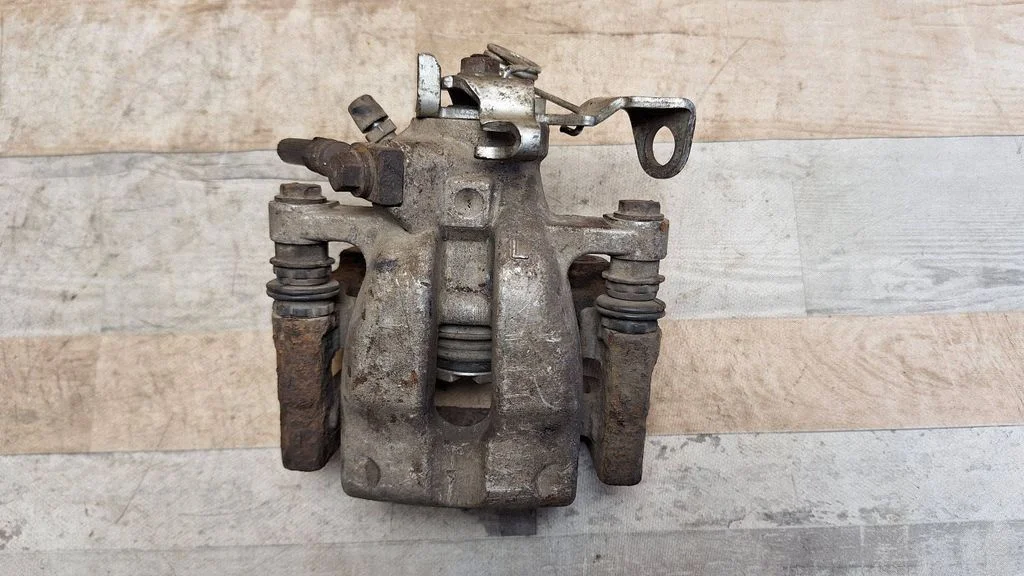 Rear brake caliper – Opel Zafira A (1999-2005)