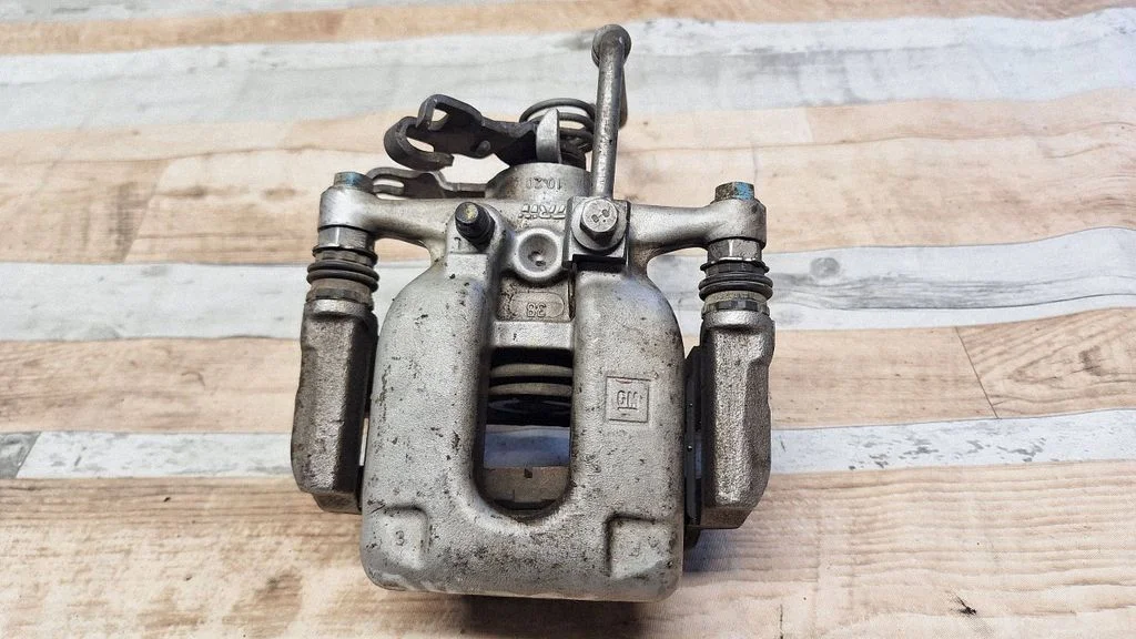 Rear brake caliper – rear left