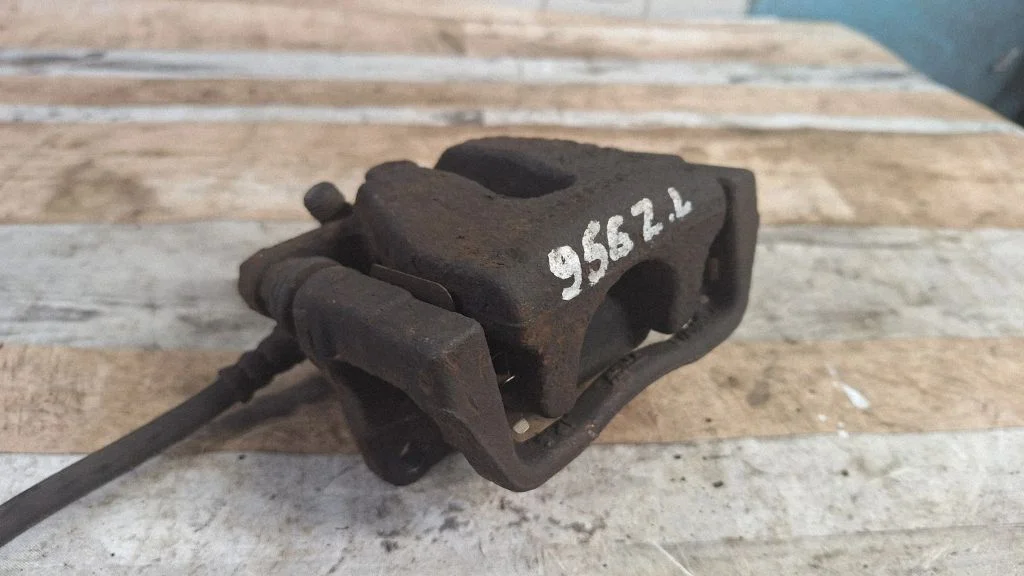 Rear brake caliper – rear left