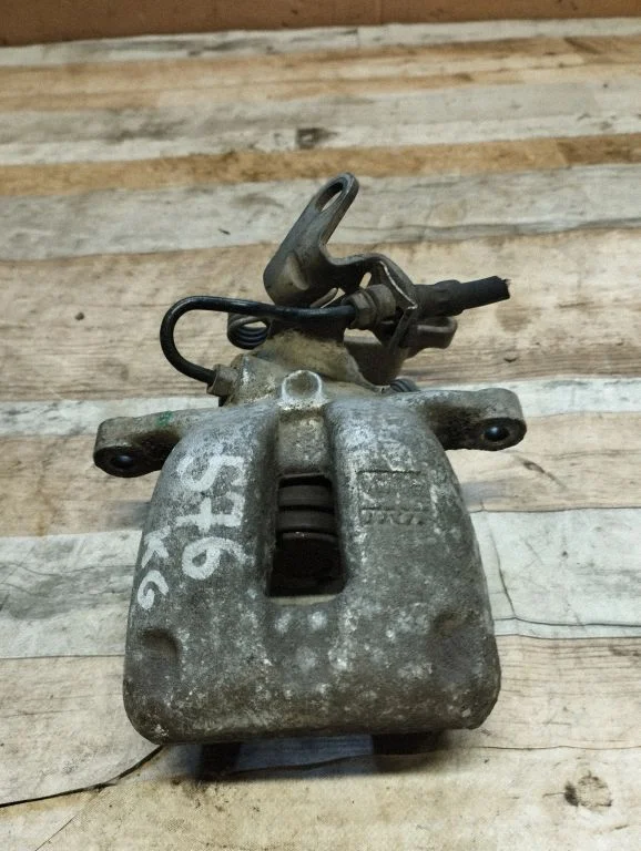 Rear brake caliper – rear left
