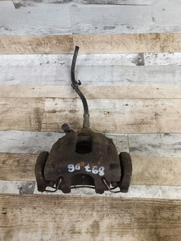 Rear brake caliper – rear right