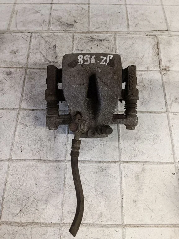 Rear brake caliper – rear right
