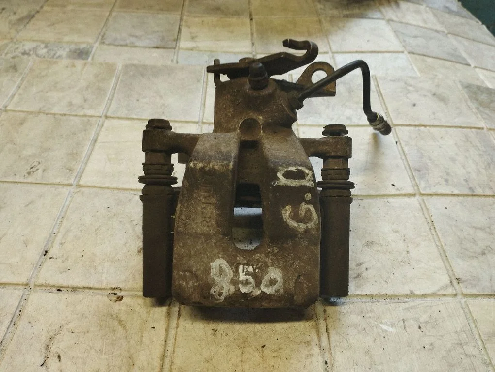 Tagumine pidurisadul – tagumine parem