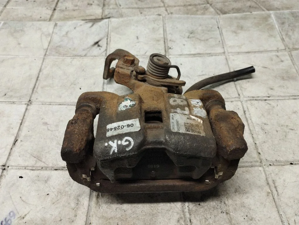 Rear brake caliper 160118