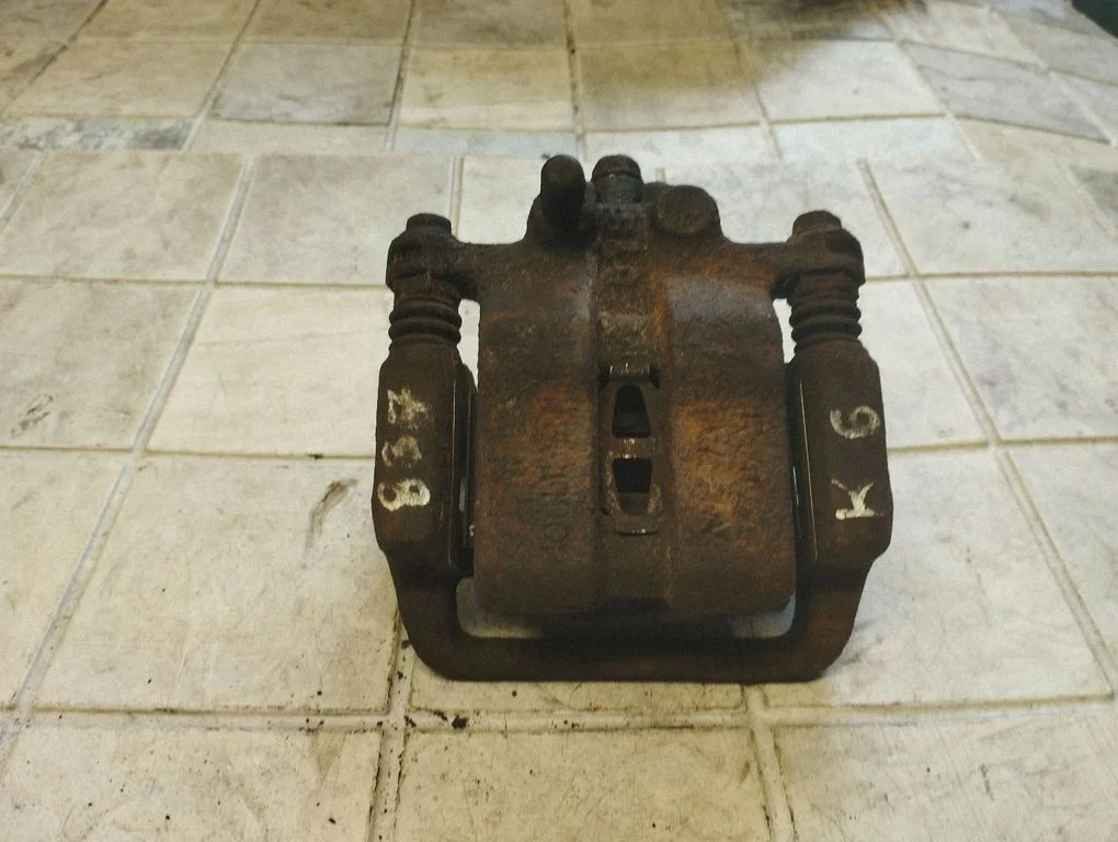 Rear brake caliper – rear left