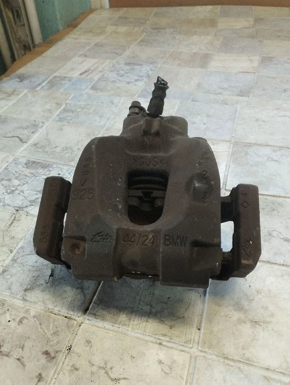 Rear brake caliper – rear left