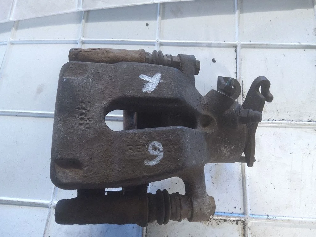 Rear brake caliper – Renault Scenic II - Grand scenic II (2003-2006)