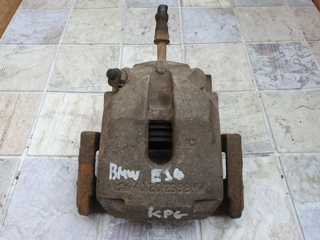 Rear brake caliper – rear left