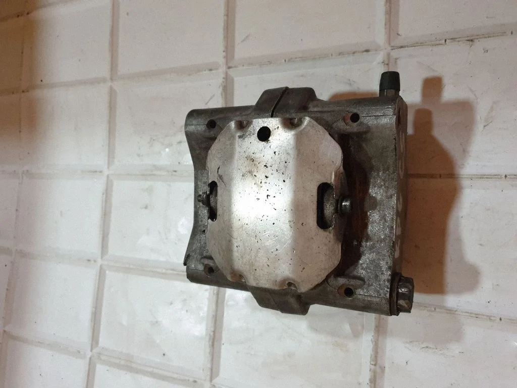Tagumine pidurisadul TH1054