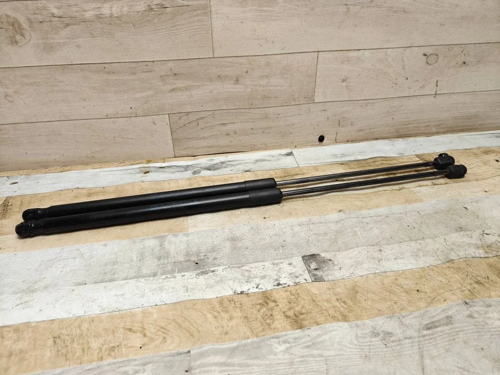 Tailgate/trunk strut/damper – Ford Focus (2010-2017)