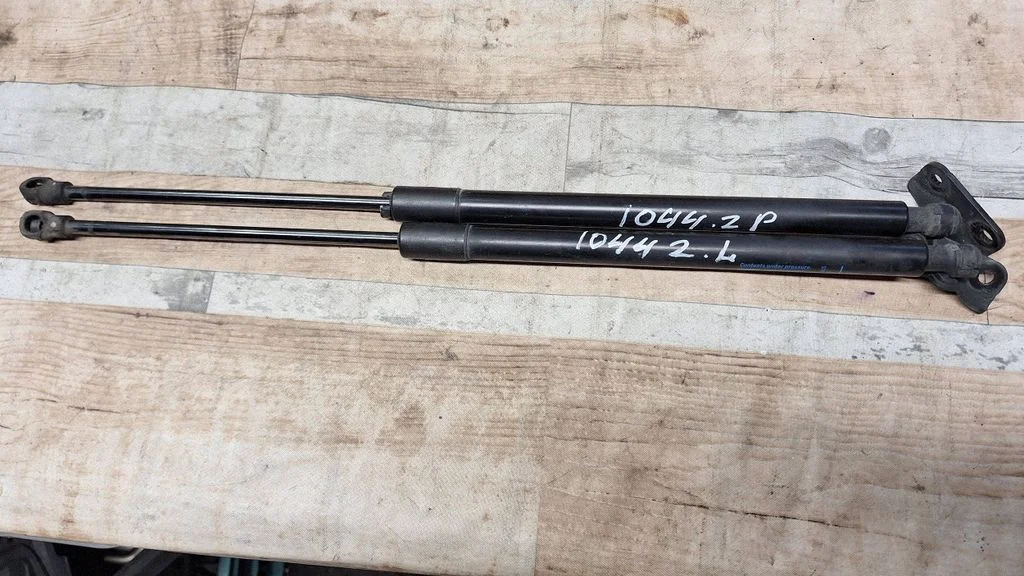 Tailgate/trunk strut/damper 95152167
