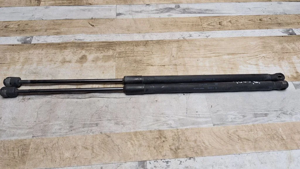 Tailgate/trunk strut/damper – Opel Meriva A (2003-2010)