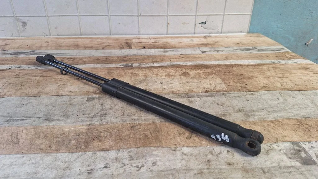Tailgate/trunk strut/damper 8E9827552L01S