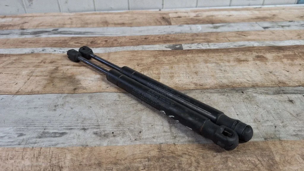 Tailgate/trunk strut/damper 30779837