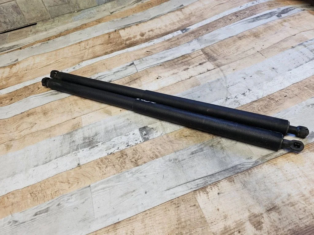 Tailgate/trunk strut/damper – Opel Insignia A (2008-2017)