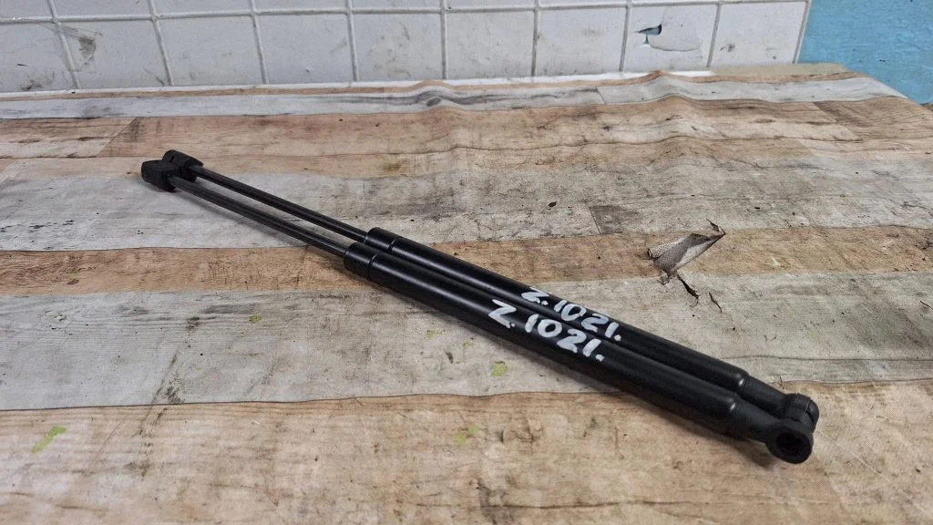 Tailgate/trunk strut/damper 1409100040