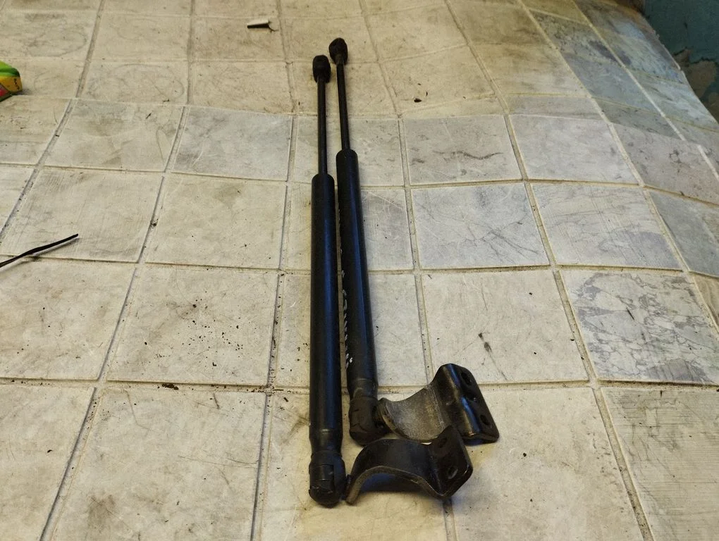 Tailgate/trunk strut/damper 8717026011