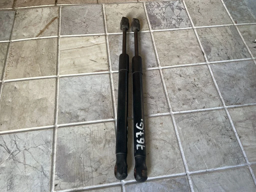 Tailgate/trunk strut/damper – Audi A6 Allroad C6 (2006-2011)