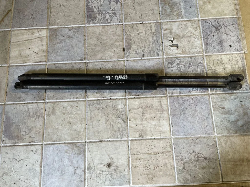 Tailgate/trunk strut/damper 1T0827550C