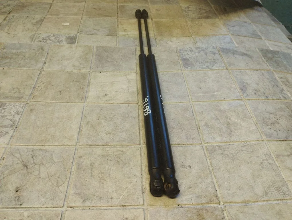 Tailgate/trunk strut/damper – Opel Zafira A (1999-2005)