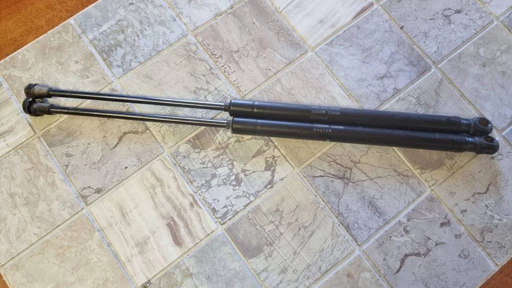 Tagaluugi gaasiamortisaator 5Z6827550B