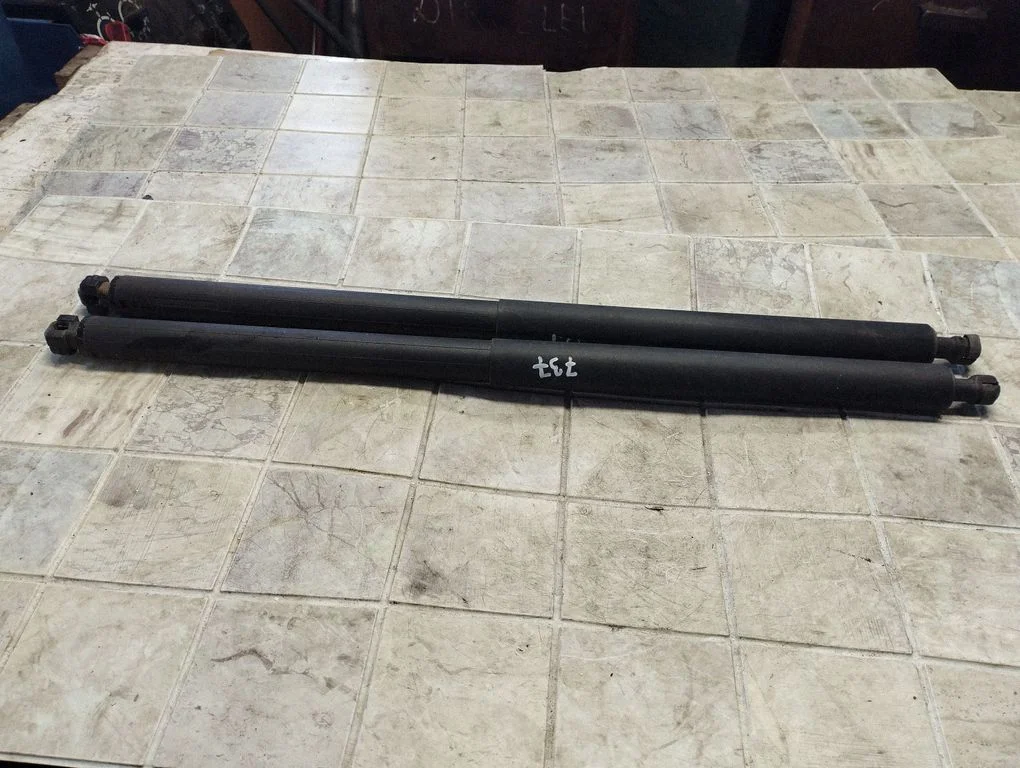Tailgate/trunk strut/damper – Opel Insignia A (2008-2017)