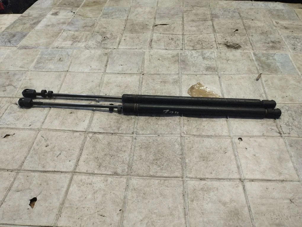 Tailgate/trunk strut/damper – Opel Zafira A (1999-2005)