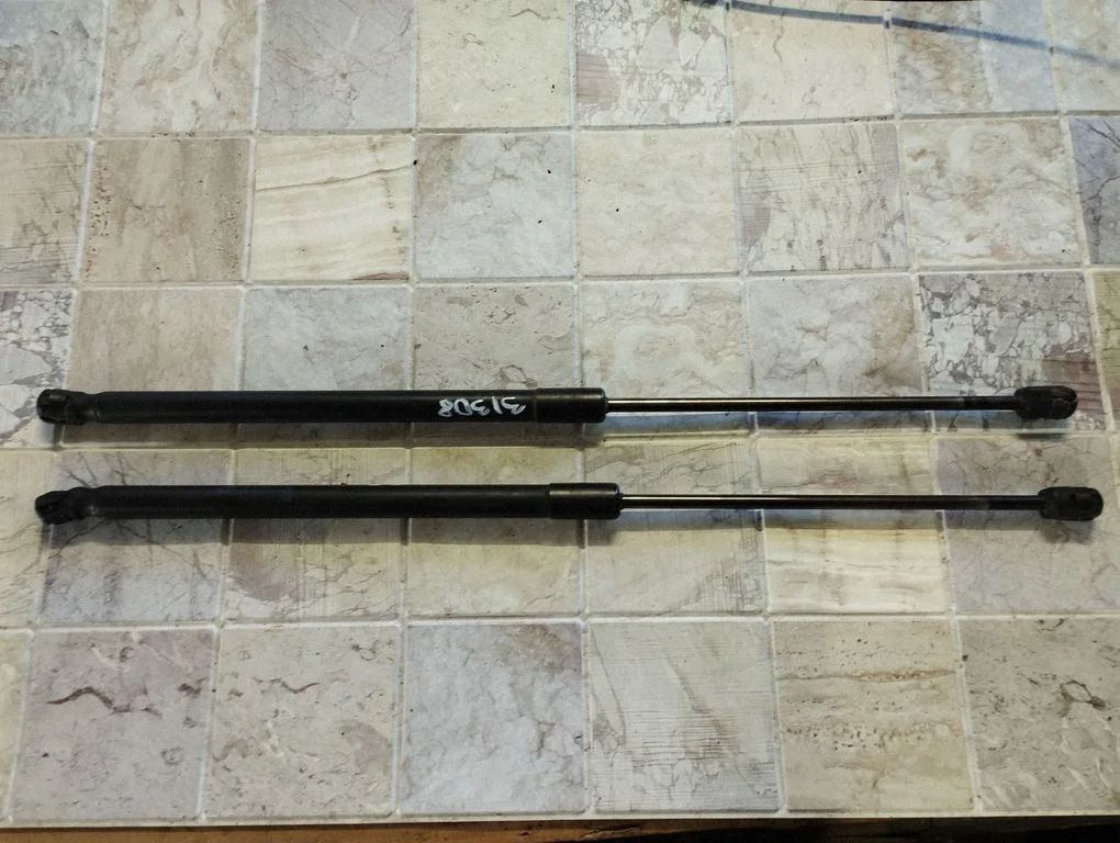 Tailgate/trunk strut/damper BP4K62620D