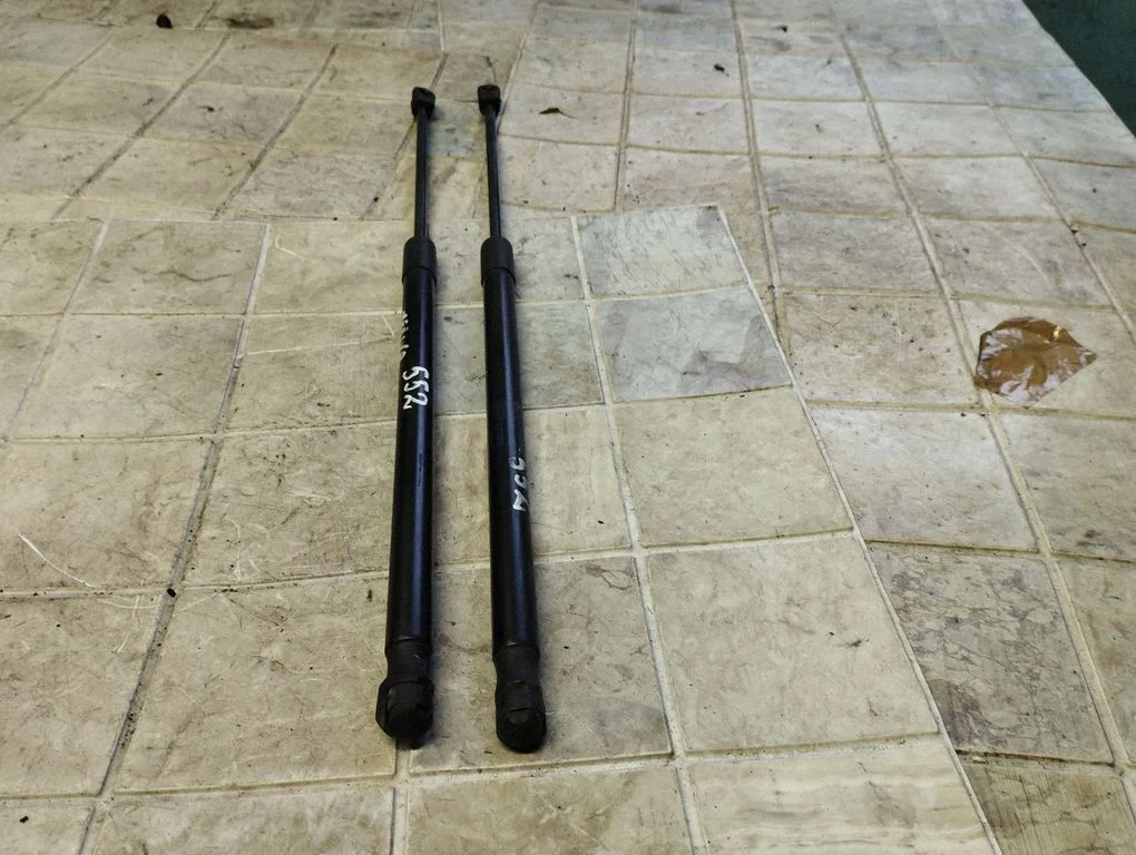 Tailgate/trunk strut/damper 9341XC