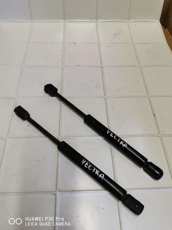 Tailgate/trunk strut/damper – Opel Vectra B (1996-2002)